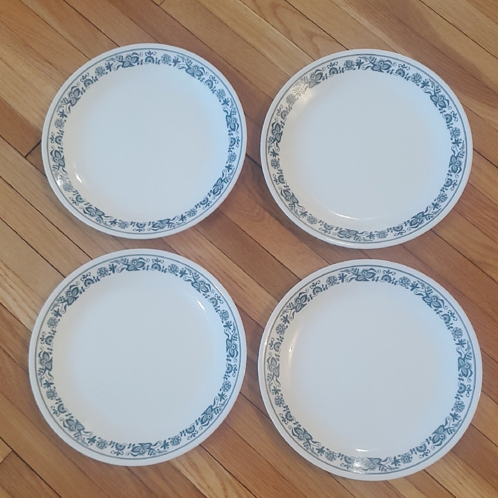 Corelle Old Town Blue Onion Dinner Plates